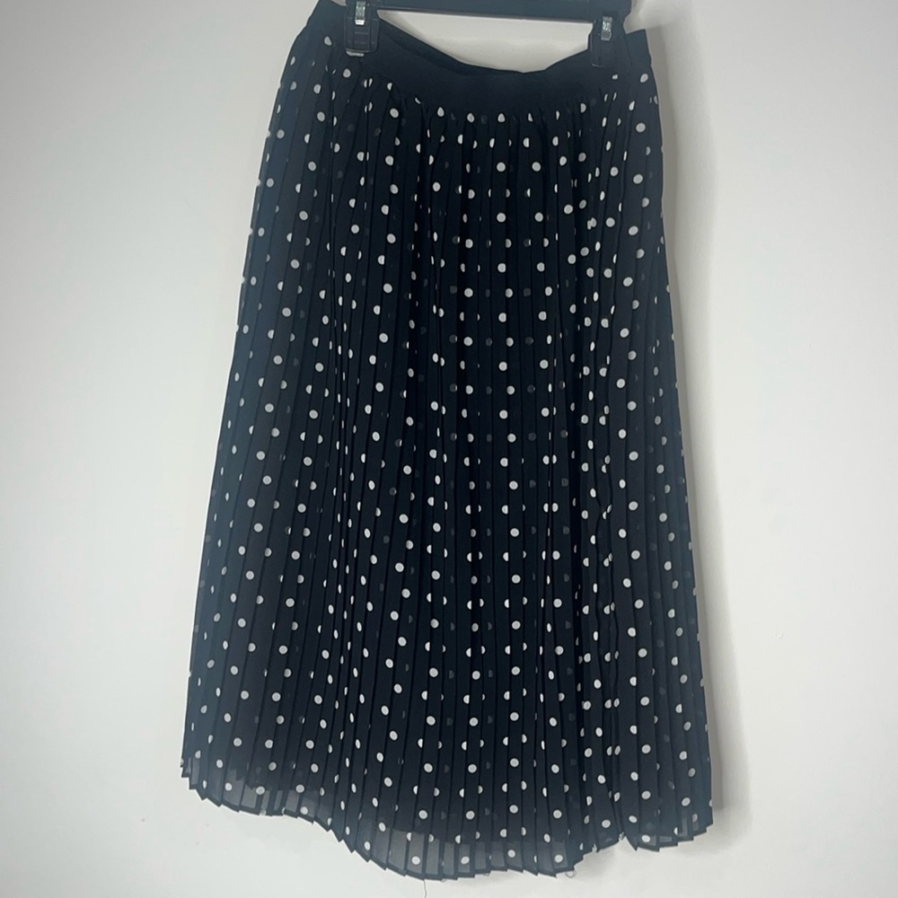 NWOT. A New Day polka dot skirt. SZ Medium.